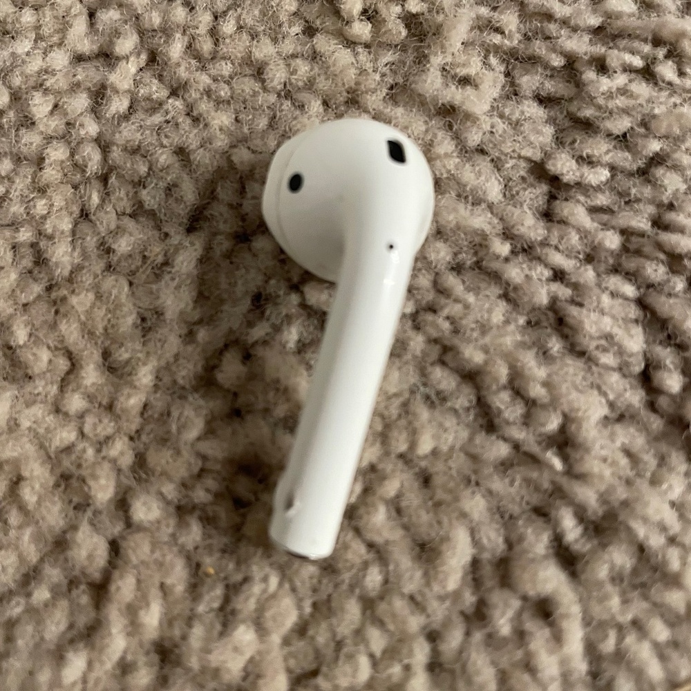 Apple AirPod | Second Gen | Left Pod Replacement